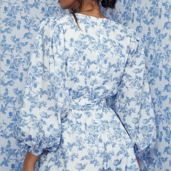 LORNA LUXE BLUE GRECIAN PORCELAIN PRINT PLAYSUIT - Picture 2 of 4